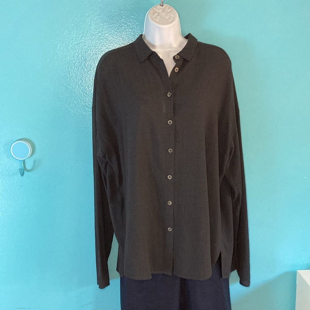 Transit Par Such Size 3 Gray Viscose Wool Button Up Shirt with Small Flaw